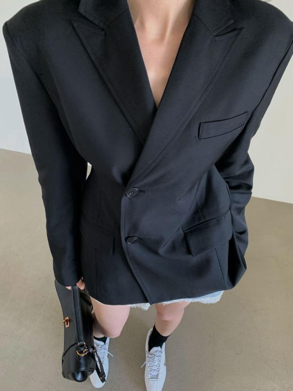 極簡肩線西裝外套 西裝外套