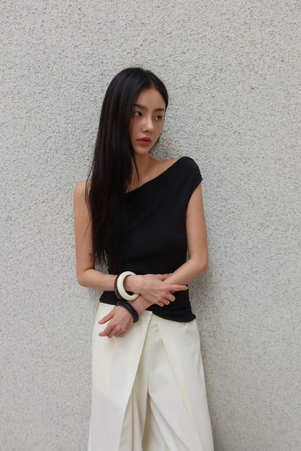 斜肩扭結Tee 斜肩Tee