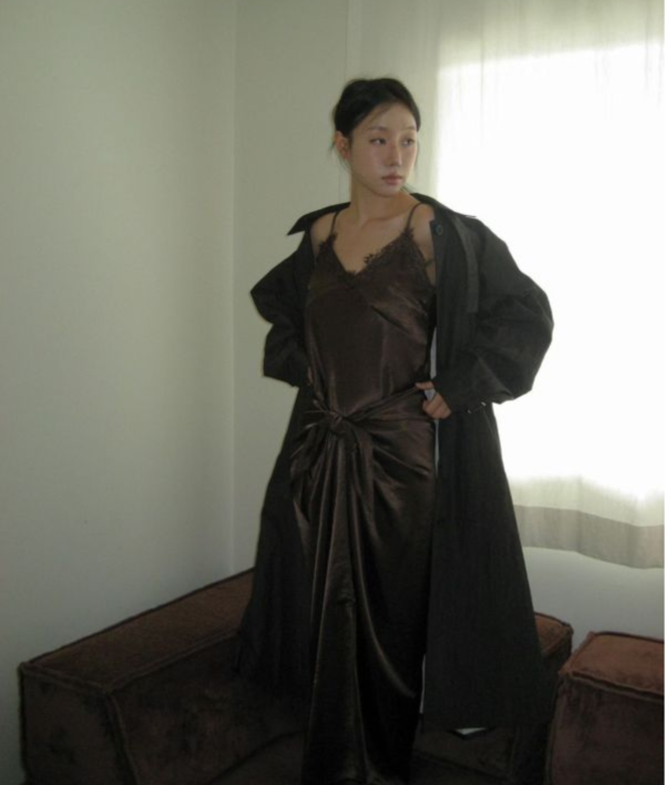 柔滑緞面V領蕾絲背心 蕾絲背心