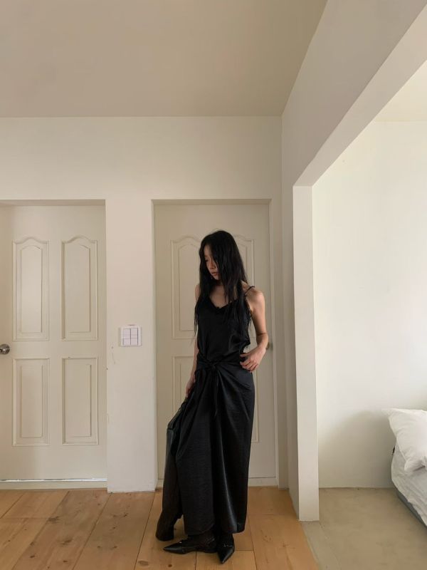 光澤綁帶造型長裙 長裙