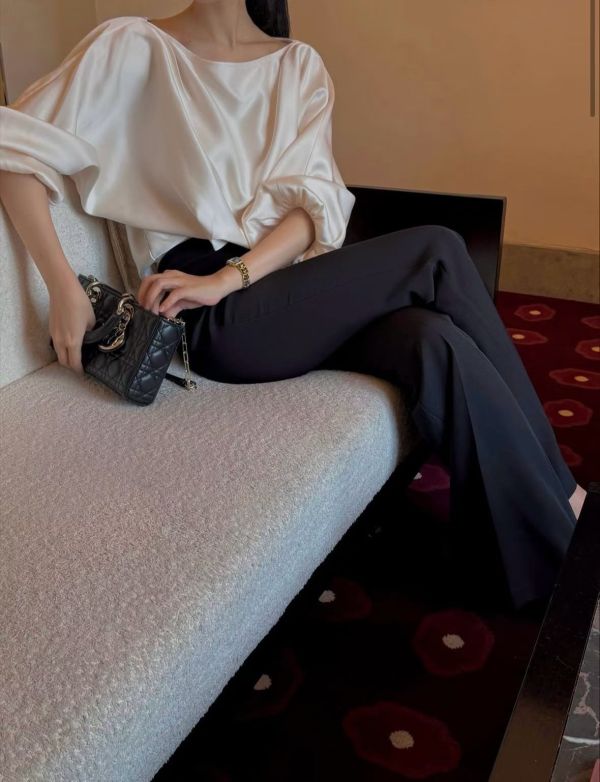 Soft Volume光澤膨袖剪裁上衣 膨袖剪裁上衣 氣球袖上衣