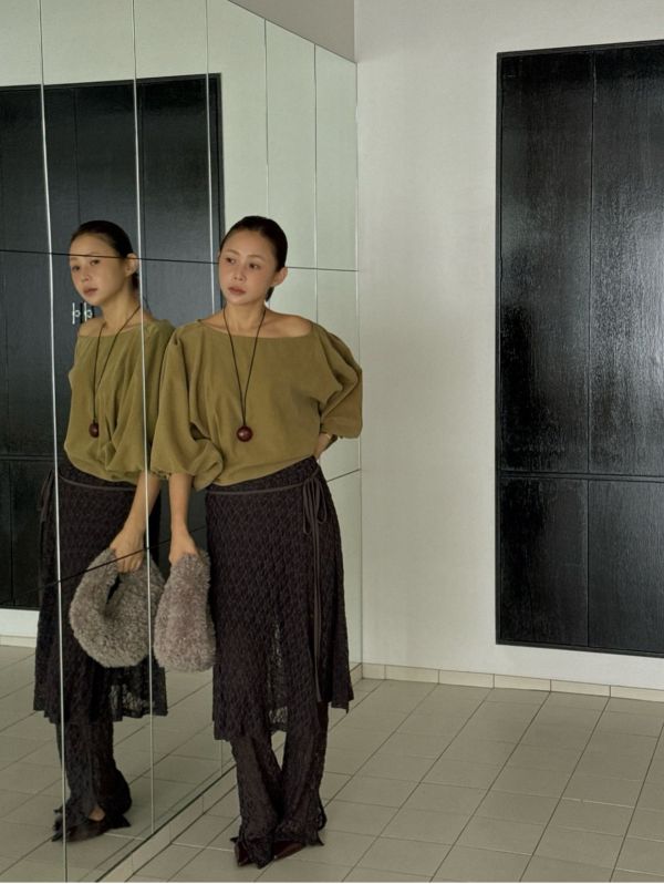 Olive Veil 斜肩澎袖上衣 斜肩澎袖上衣