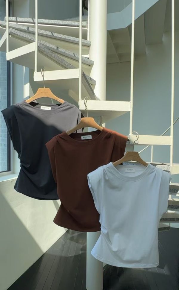 微墊肩無袖T-shirt T-shirt