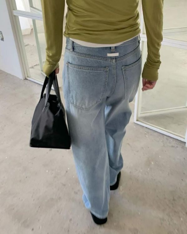 反褶腰頭修身牛仔褲 牛仔褲