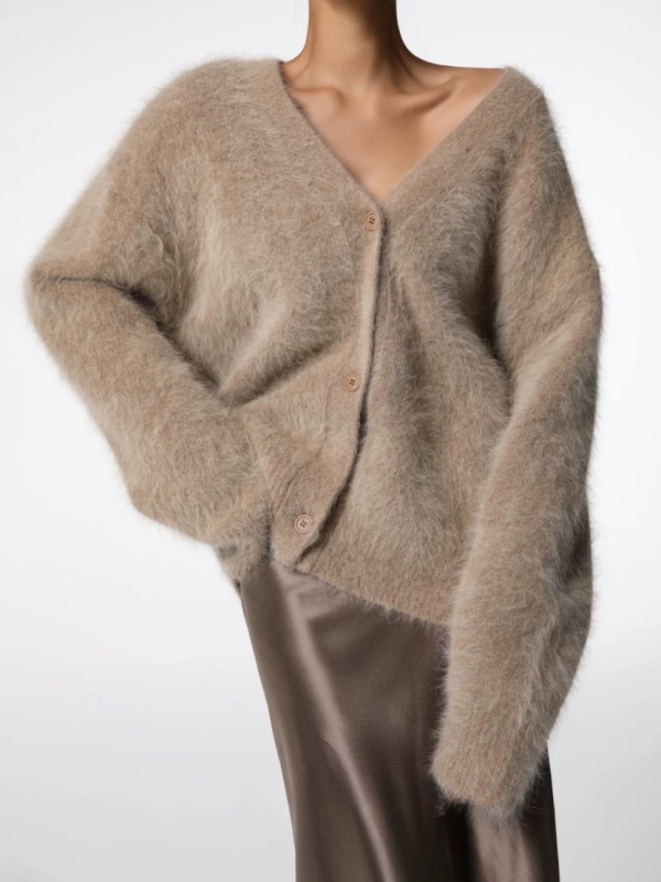 絨光V領安哥拉兔毛針織衫 兔毛針織衫