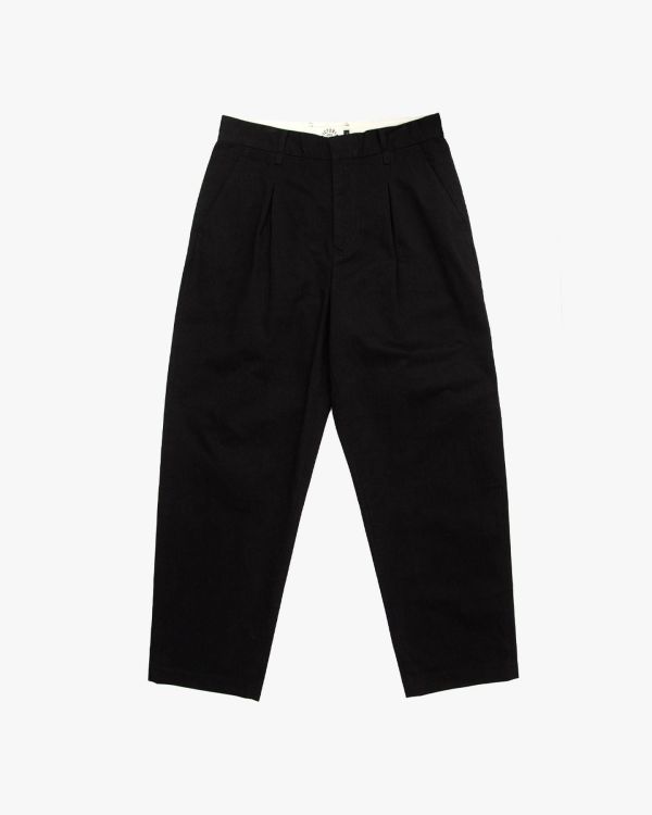 PLEATED CHINO（BLACK） 