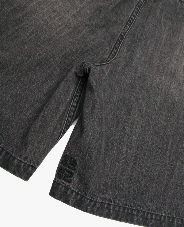 DENIM SHORTS（WASHED BLACK） 