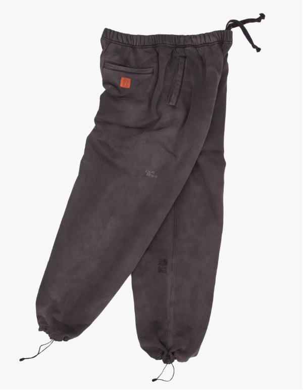 SCRIPT LOGO SWEATPANT（WASHED CHARCOAL） 