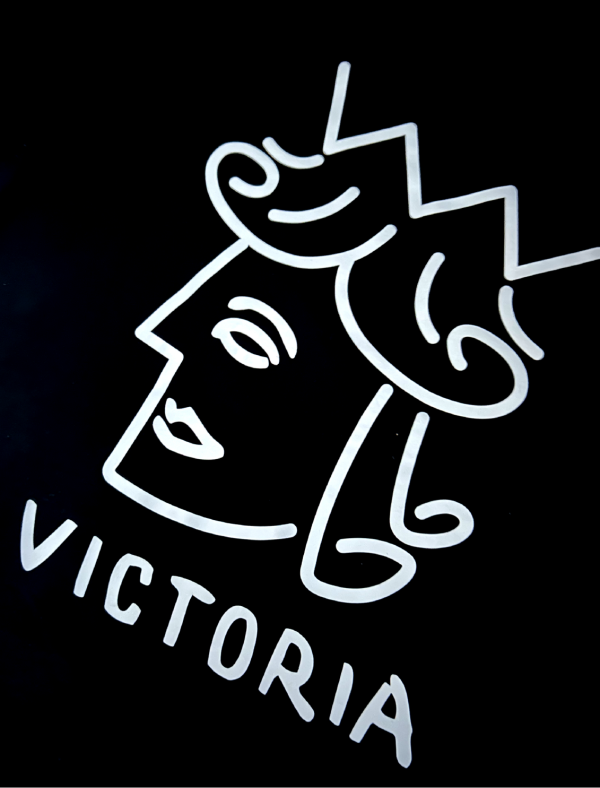 QUEENHEAD LOGO S/S TEE_BLACK 