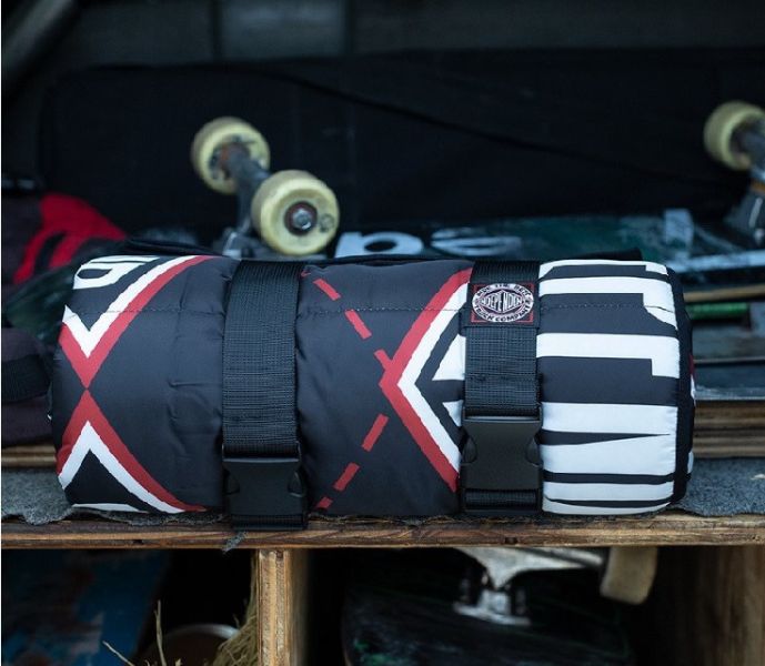 【INDEPENDENT】BTG PIVOT QUILTED BLANKET 