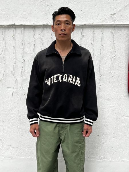 HANDDRAWN GOTHIC HALF ZIP SWEATSHIRT 