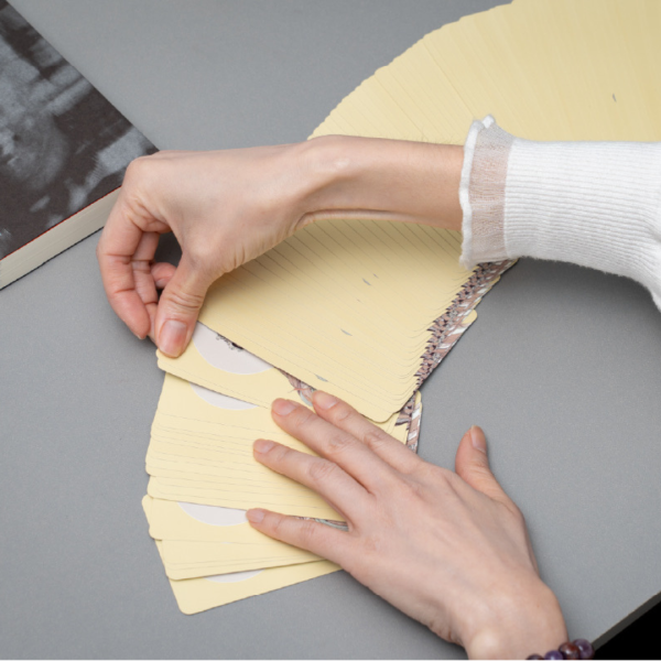 觀音靈籤問事牌卡與解籤書 觀音靈籤
問事
求籤