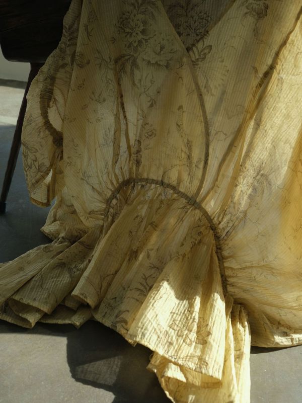 燕燕~絲棉印花  仙氣薄透V領古典式 蝙蝠袖寬大襯衫  上衣  ab2413101 