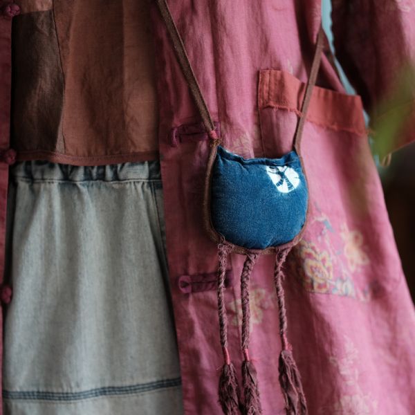 燕燕～早秋新款. 純亞麻重工水洗刺繡小荷包百搭配飾項鍊. abG01801 