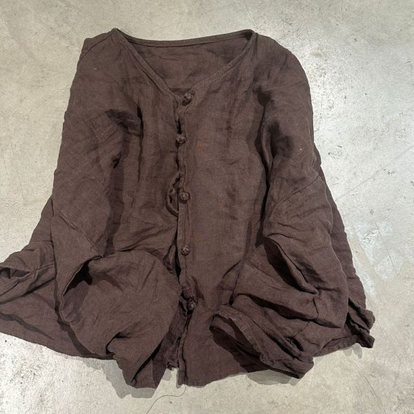 燕燕. 亞麻。全新休閒文藝風手工扣開衫外套 