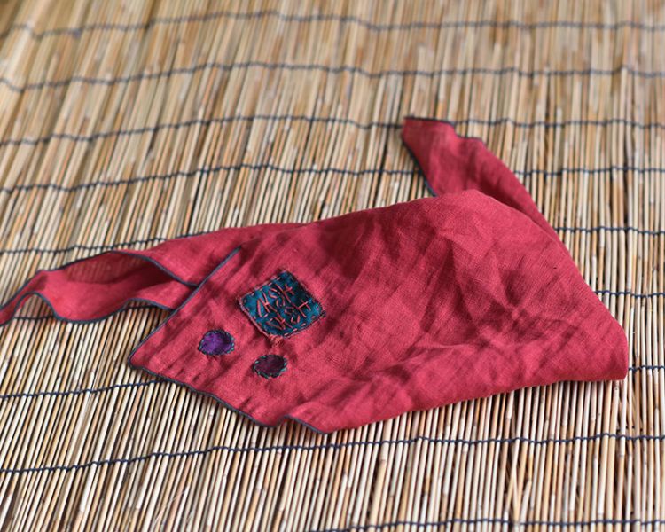 燕燕. 亞麻 貼佈手繡雙喜三角巾 喜字圍巾 領巾 