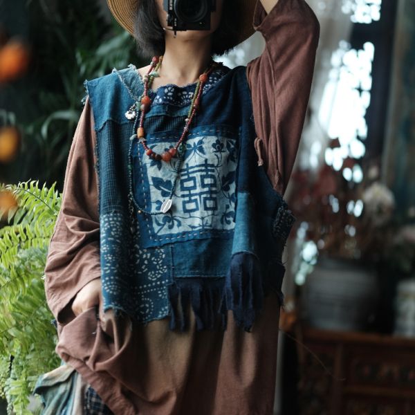 燕燕~復古文藝手工針跡貼布藍染背心。ab223501 