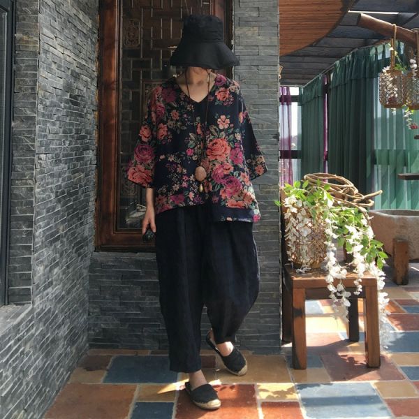 燕燕～～純棉   復古大花V領不對稱手工針跡寬鬆小衫 T恤 ab1335101 