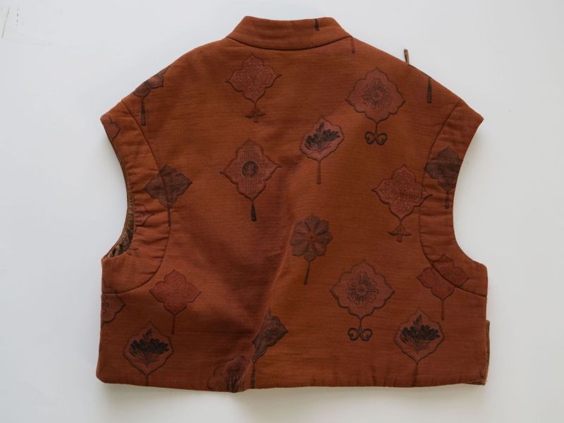 燕燕~冬季新品 復古田園拼色夾棉短印花棉背心 abM2534901 