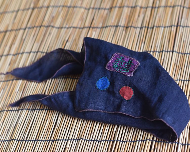 燕燕. 亞麻 貼佈手繡雙喜三角巾 喜字圍巾 領巾 