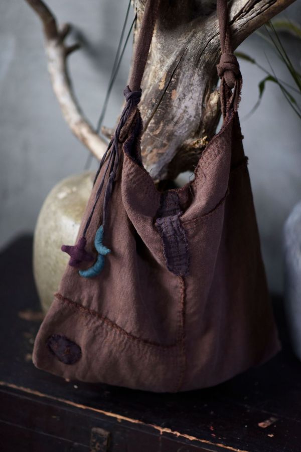 燕燕~棉麻商品~亞麻 水洗做舊線跡手繡貼佈拼接單肩 側背包 