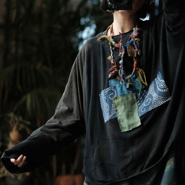 燕燕~秋冬新款 設計女裝文藝復古純棉寬鬆打底貼布T恤 HX011801 