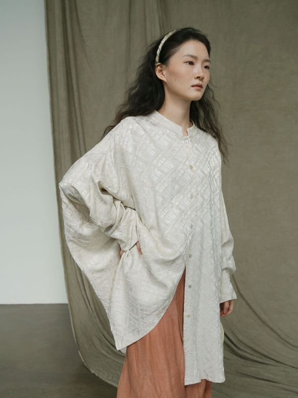 燕燕~早春款～新中式簡約提花襯衫 復古立領寬鬆蝙蝠袖長上衣 ab2503401 