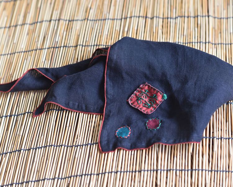 燕燕. 亞麻 貼佈手繡雙喜三角巾 喜字圍巾 領巾 