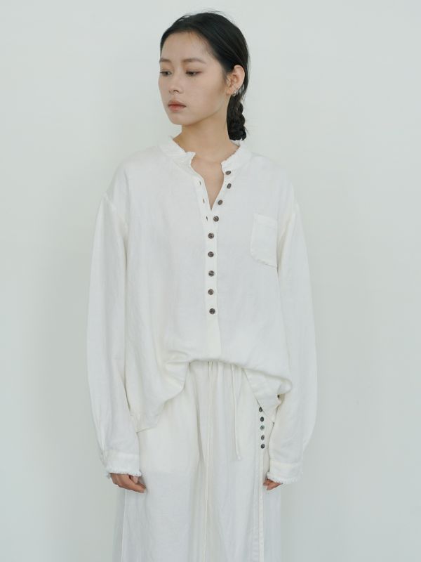 燕燕～高品質斜紋麻立領襯衫 簡約通勤多扣套頭上衣   ab2420301 