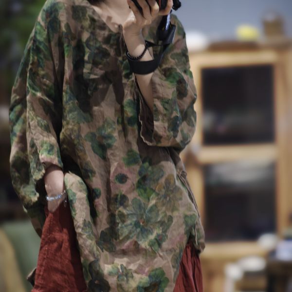 燕燕~休閒文藝寬鬆苧麻印花偏襟繫帶款開叉長袍上衣 