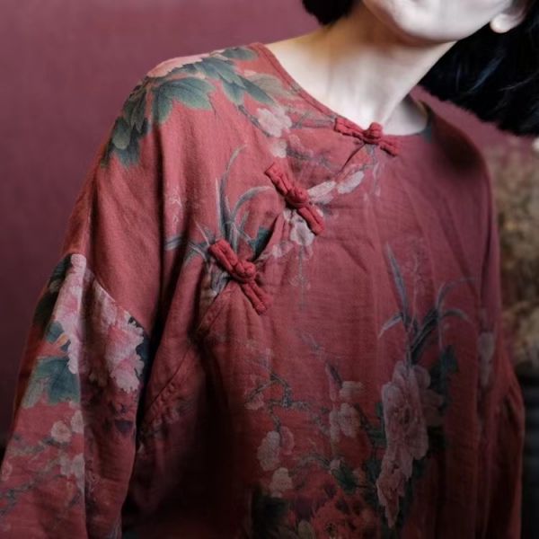 燕燕~棉麻商品~秋款。雙層棉紗   舊感舒適寬鬆盤扣斜襟花袍洋裝 連身裙.  ab199101 