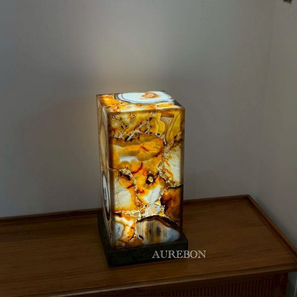 瑪瑙燈（鋁合金底座）｜夏彌爾家庭和睦・柔光守護・空間療癒能量 瑪瑙燈, 夏彌爾, 連結天使, 家庭和睦, 芮隱水晶, 柔光療癒, 空間能量, 瑪瑙能量, 情緒平衡, 守護之光, 家居風水, 鋁合金底座, 平靜安定