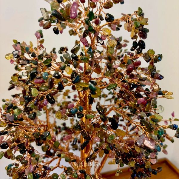 碧璽招財樹擺件｜拉斐爾健康療癒・生機回復・氣場淨化能量 碧璽招財樹, 多色碧璽, Tourmaline Tree, 拉斐爾, 治癒天使, 健康能量, 情緒療癒, 身心平衡, 能量修復, 氣場淨化, 招財樹, 家居能量, 空間療癒