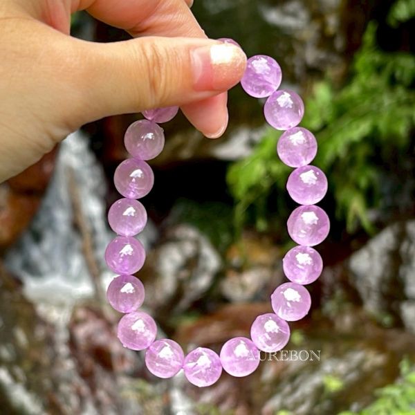 年度行運密碼689｜紫鋰輝・釋放卡點・情緒舒緩・回到順流能量 紫鋰輝, 紫鋰輝手串, Lepidolite, 行運密碼689, 釋放卡點, 順流能量, 情緒舒緩, 壓力釋放, 能量療癒, 芮隱水晶