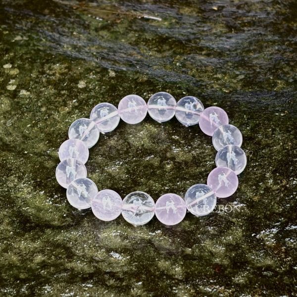 年度行運密碼258｜星光粉晶 × 粉晶・愛的循環・心輪光耀能量（含芮隱專屬密碼啟動水晶） 星光粉晶, 粉晶手鍊, 年度行運密碼, 芮隱水晶, 密碼啟動水晶, 愛的循環, 情感昇華, 心輪能量, 行運能量, 光之頻率, 水晶手串, 星光粉晶功效, 愛的能量