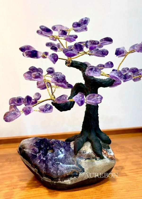 紫晶招財樹（紫晶簇片）｜耶利米爾富足頻率・空間穩定・財富累積能量 紫晶招財樹, 紫晶簇, 紫水晶, Amethyst, 耶利米爾, 富足天使, 空間財富, 聚財擺件, 財富頻率, 芮隱水晶