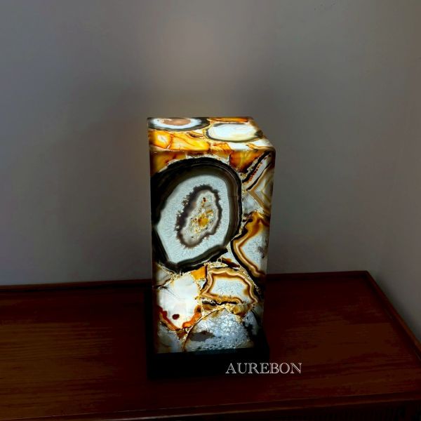 瑪瑙燈（鋁合金底座）｜夏彌爾家庭和睦・柔光守護・空間療癒能量 瑪瑙燈, 夏彌爾, 連結天使, 家庭和睦, 芮隱水晶, 柔光療癒, 空間能量, 瑪瑙能量, 情緒平衡, 守護之光, 家居風水, 鋁合金底座, 平靜安定