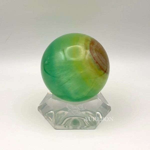 綠螢石球擺件｜夏彌爾愛之共振・啟動心輪・情感連結 綠螢石球, 綠螢石擺件, 家庭和睦水晶, 天使夏彌爾, Chamuel, 心輪水晶, 平衡能量石, 綠螢石能量, 學習專注水晶, 愛與理解水晶, 水晶球風水, 客廳擺設水晶, 能量場淨化, 和諧之石