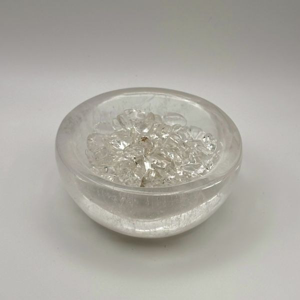 入門白水晶碗（含碎石）｜全能淨化・能量補充・空間清光碗 白晶碗, 白水晶碗, 白晶淨化碗, 白水晶碎石, 水晶碟, 水晶淨化, 空間淨化, 能量補充, 水晶托盤, 白水晶擺件