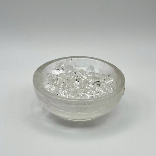 入門白水晶碗（含碎石）｜全能淨化・能量補充・空間清光碗 白晶碗, 白水晶碗, 白晶淨化碗, 白水晶碎石, 水晶碟, 水晶淨化, 空間淨化, 能量補充, 水晶托盤, 白水晶擺件