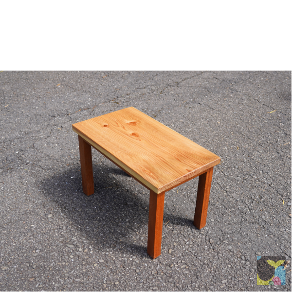 吉野杉鐵木腳小型茶几 小茶几,原木小茶几,小桌子,吉野杉茶几,吉野杉,鐵木,打坐桌,冥想桌,小木桌,手工桌,手工小桌子,手工木茶几,木茶几,原木茶几,原木小桌子,全手工,實木小桌,實木茶几,網紅小桌子,小書桌,木頭小桌子,木頭小書桌,手工小書桌