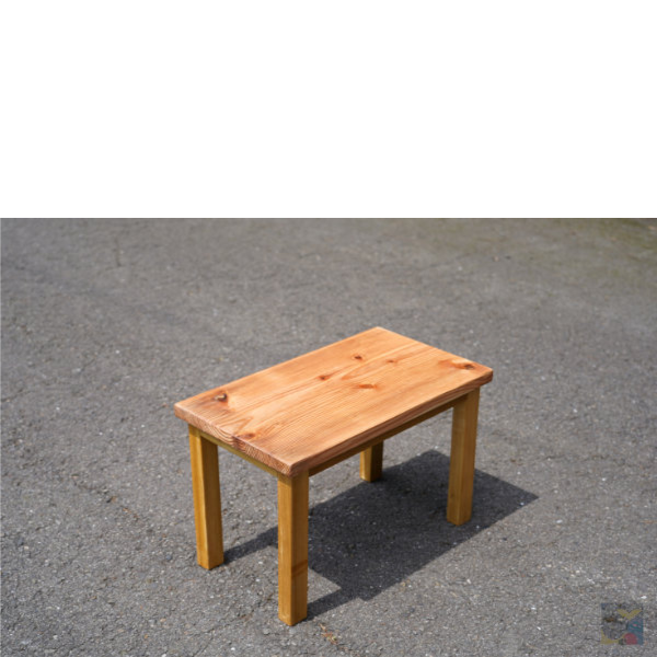 吉野杉小型茶几 小茶几,原木小茶几,小桌子,吉野杉茶几,吉野杉,打坐桌,冥想桌,小木桌,手工桌,手工小桌子,手工木茶几,木茶几,原木茶几,原木小桌子,全手工,實木小桌,實木茶几,網紅小桌子,小書桌,木頭小桌子,木頭小書桌,手工小書桌