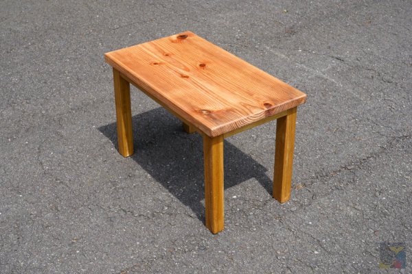 吉野杉小型茶几 小茶几,原木小茶几,小桌子,吉野杉茶几,吉野杉,打坐桌,冥想桌,小木桌,手工桌,手工小桌子,手工木茶几,木茶几,原木茶几,原木小桌子,全手工,實木小桌,實木茶几,網紅小桌子,小書桌,木頭小桌子,木頭小書桌,手工小書桌