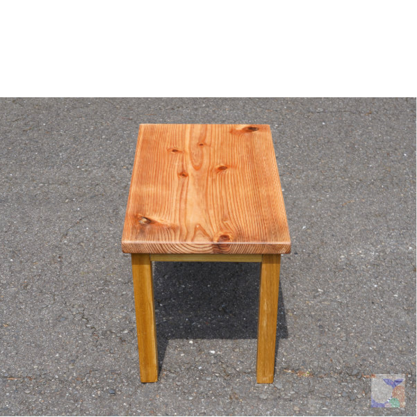 吉野杉小型茶几 小茶几,原木小茶几,小桌子,吉野杉茶几,吉野杉,打坐桌,冥想桌,小木桌,手工桌,手工小桌子,手工木茶几,木茶几,原木茶几,原木小桌子,全手工,實木小桌,實木茶几,網紅小桌子,小書桌,木頭小桌子,木頭小書桌,手工小書桌