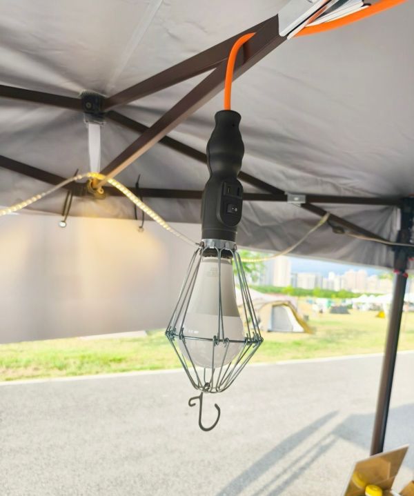 攤位照明首選｜15尺LED黃燈插電式燈具 工作燈、擺攤燈、機械燈、LED燈、戶外照明、緊急照明燈、市集燈、夜市燈、露營燈、照明設備、黃光燈泡、15尺電纜、雙層電線、防燙燈頭、陶瓷燈頭、耐高溫燈具、台灣製燈具、攤位照明、手持燈、吊掛式燈具、防燙照明、夜間照明