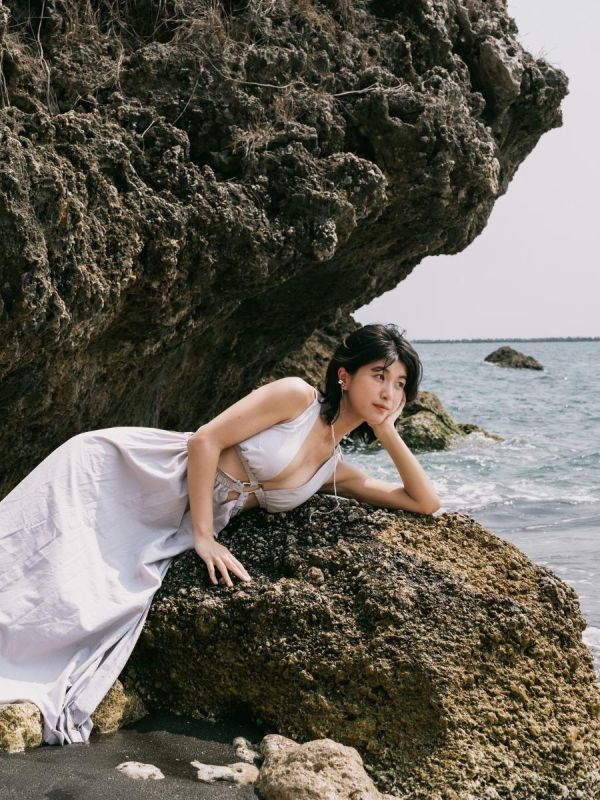 鹽霧｜深Ｖ洋裝｜含胸墊 
