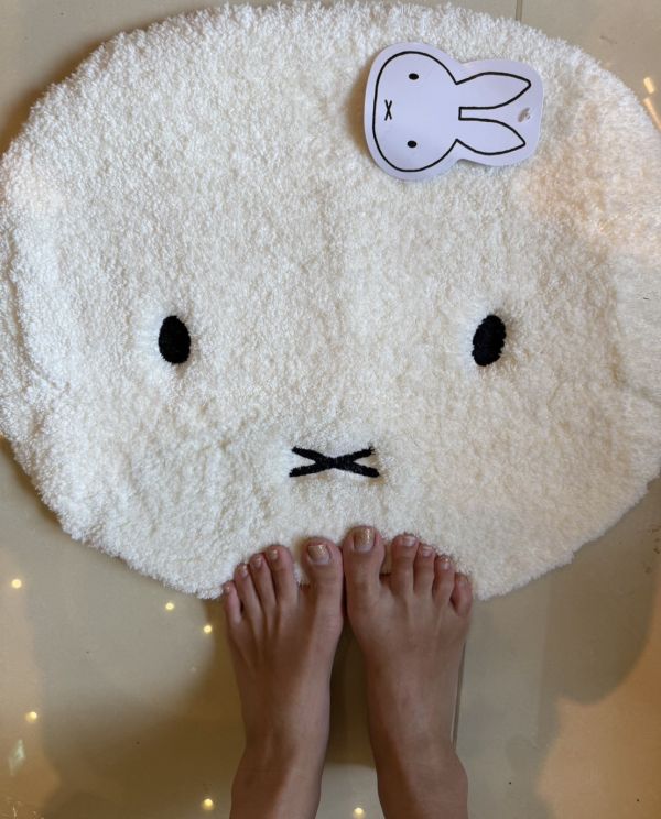 日本｜正版Miffy 米飛臉型蓬鬆地墊 40×50cm｜浴室/玄關/居家地墊 