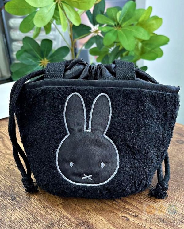 日本正版｜Miffy 米飛兔絨毛保冷袋｜便當袋（黑／白兩色） 