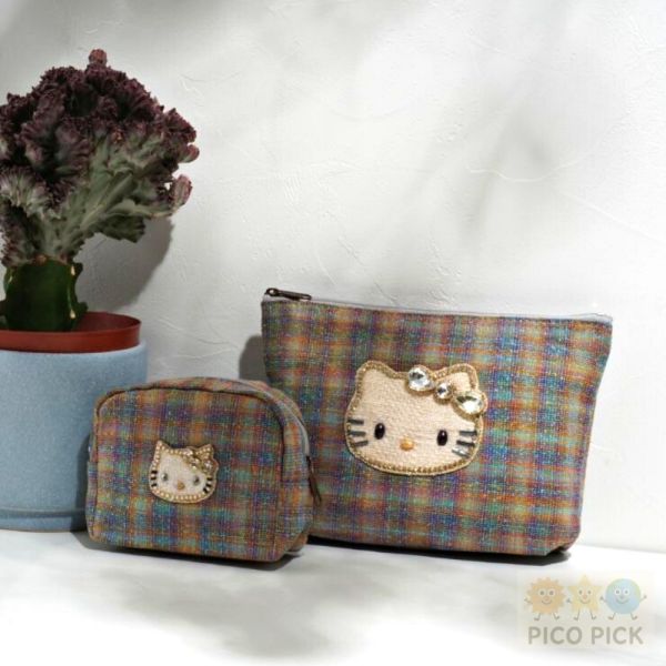 日本直送｜Hello Kitty × MAYGLOBE】手工珠繡格紋收納包（小款／大款） 