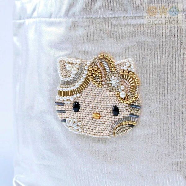 日本直送 Hello Kitty × MAYGLOBE 聯名手工珠繡托特包｜手提袋｜小提袋｜Hello Kitty 手提包 Hello Kitty 托特包｜Hello Kitty 聯名包｜MAYGLOBE 手工珠繡包｜Hello Kitty 小提袋｜日本直送Hello Kitty 包包｜Hello Kitty 午餐袋｜Hello Kitty 手提包